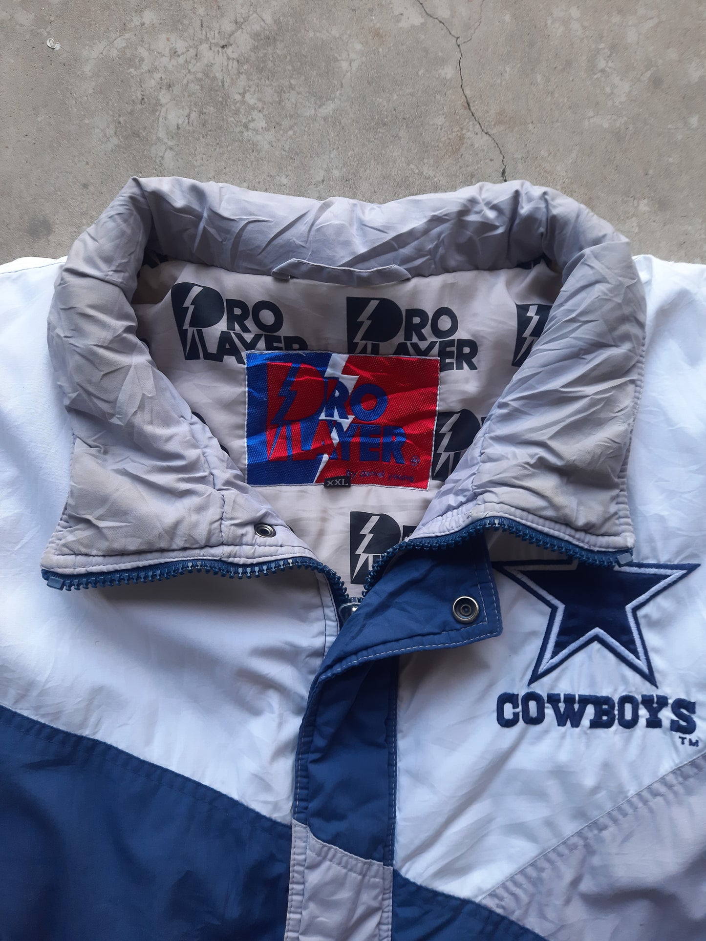 Vintage 90s Pro Player Dallas Cowboys NFL Puffer Jacket (2XL)