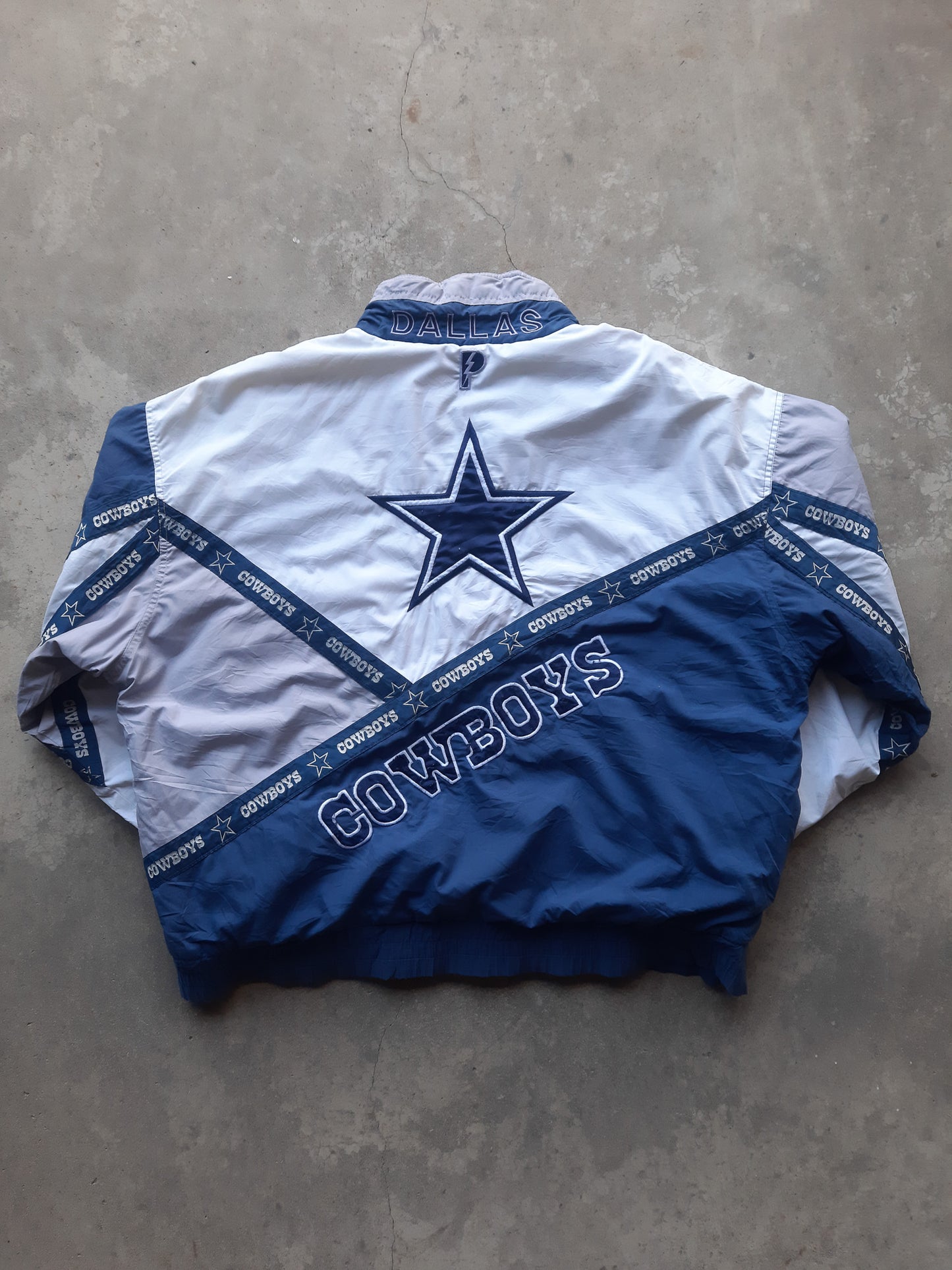 Vintage 90s Pro Player Dallas Cowboys NFL Puffer Jacket (2XL)