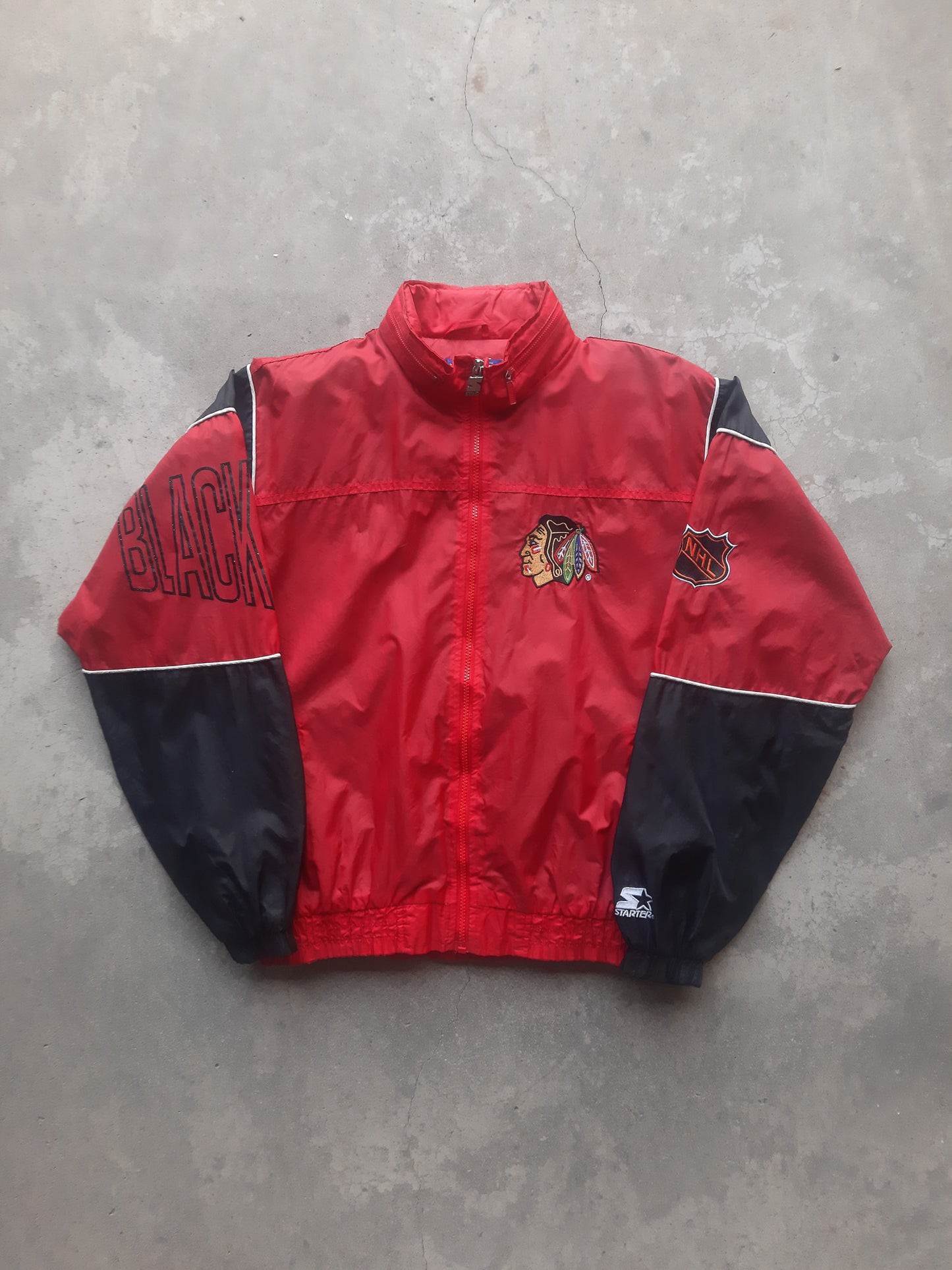 Vintage 90s Starter Chicago Blackhawks NHL Windbreaker (M)