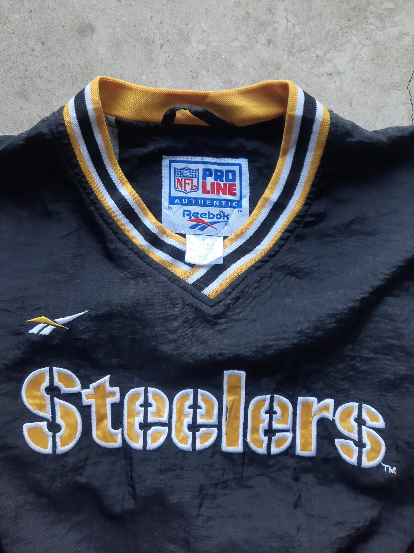 Vintage 90s Reebok Pro Line Pittsburgh Steelers NFL Pullover (S)