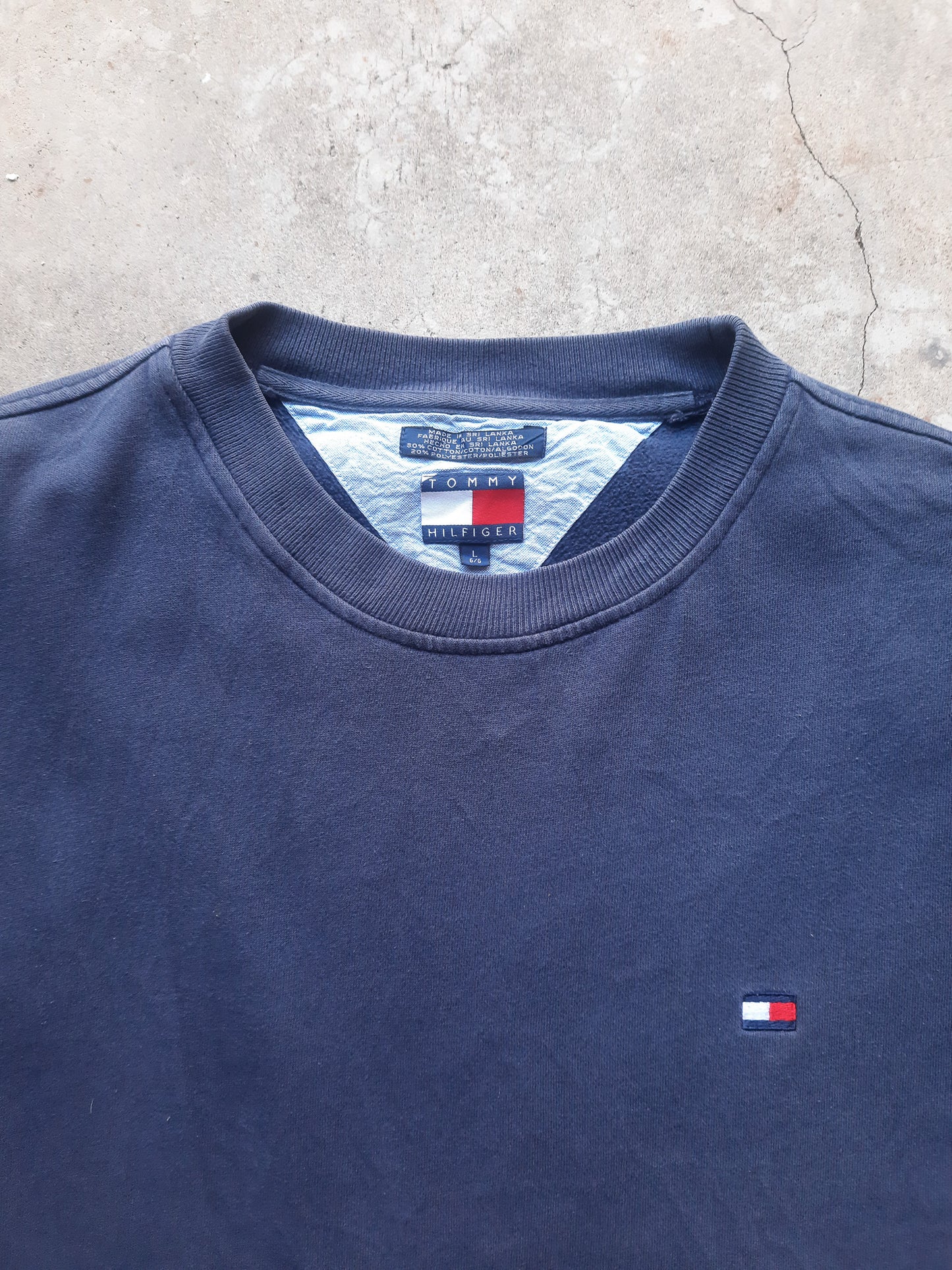 Vintage 2001 Tommy Hilfiger Embroidered Flag Sweatshirt (L)