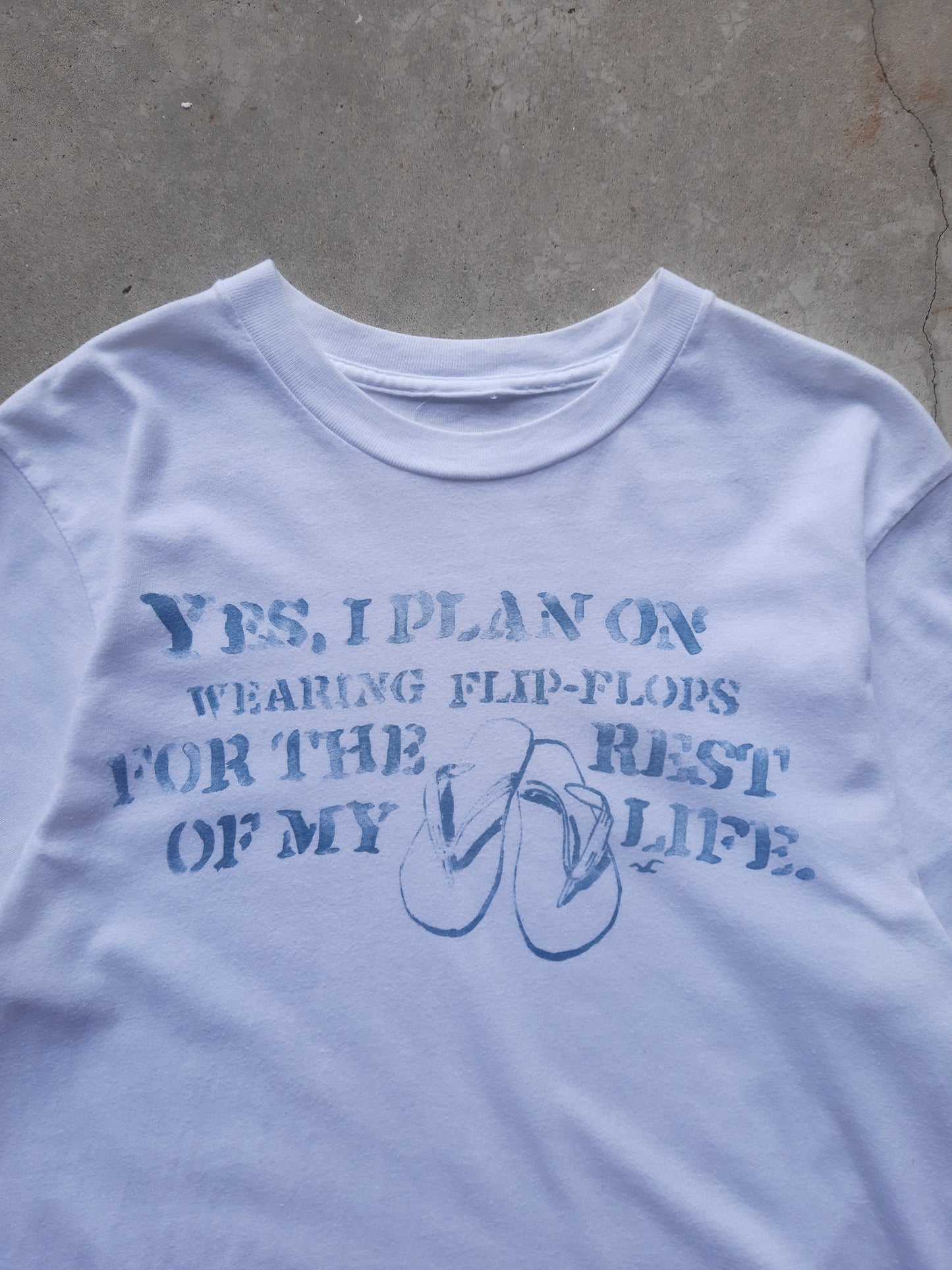 Vintage 90's Yes I Plan On Wearing Flip-Flops Statement T-Shirt (M)