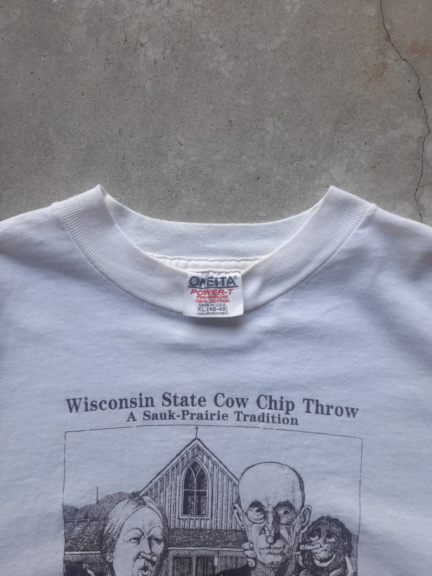 Vintage 1992 Tony's Studio Wisconsin State Cow Chip Throw American Gothic Art T-Shirt (XL)