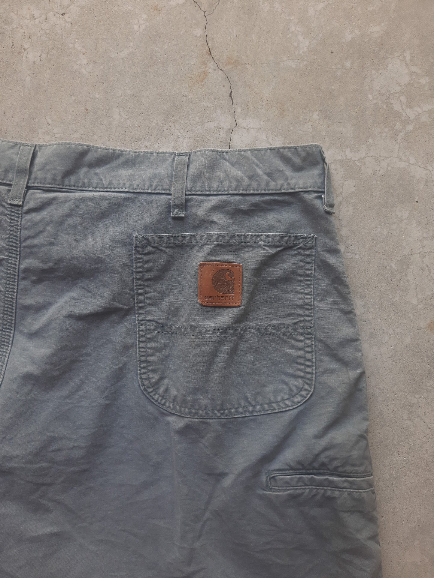 Vintage 00s Carhartt B144 Carpenter Canvas Workwear Shorts (41)