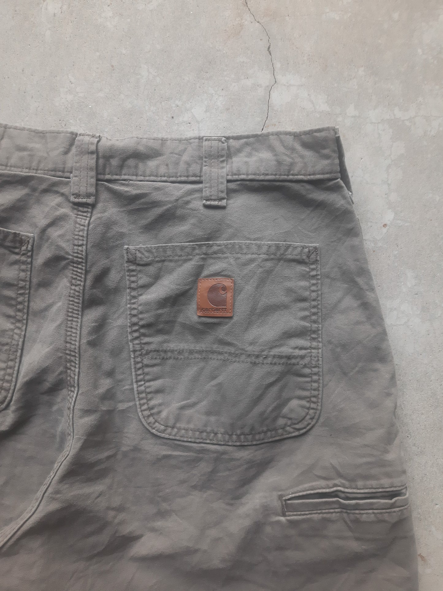 Preloved Carhartt B144 Original Fit Carpenter Canvas Workwear Shorts (34)